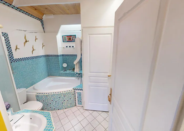 L'avant Port Stunning View Of Honfleur's Outer Harbor 53 M 4 Guest Apartman