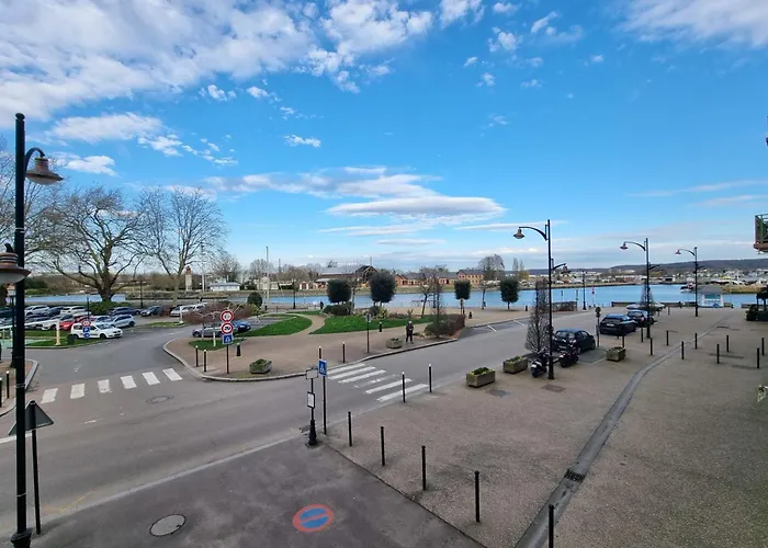 L'avant Port Stunning View Of Honfleur's Outer Harbor 53 M 4 Guest Ονφλέρ